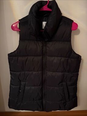 Old Navy Black Quilted Puffer Vest